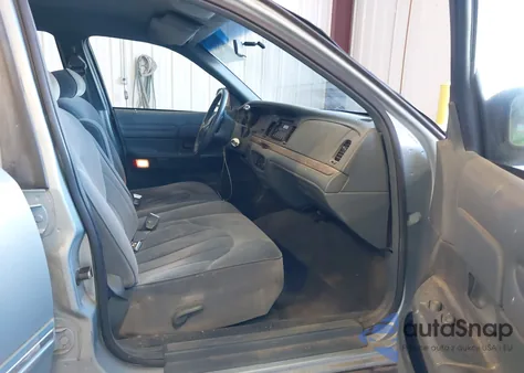 1996 Ford Crown Victoria z USA, uszkodzony, nr VIN 2FALP7367TX101761